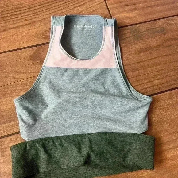 Outdoor voices tri tone slash back crop top - Picture 2 of 4